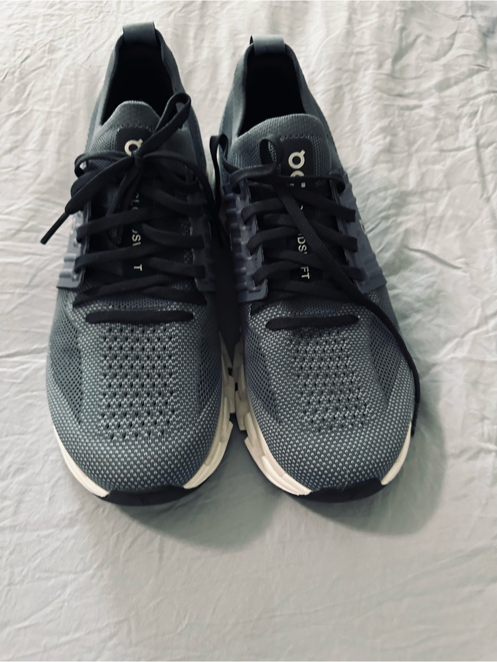 On Running Cloud women’s athletic  shoes